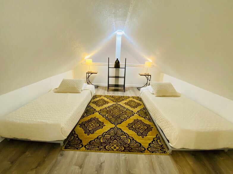 More Photos Of 104 Scudder Ln, Wimberley Hotel For Sale