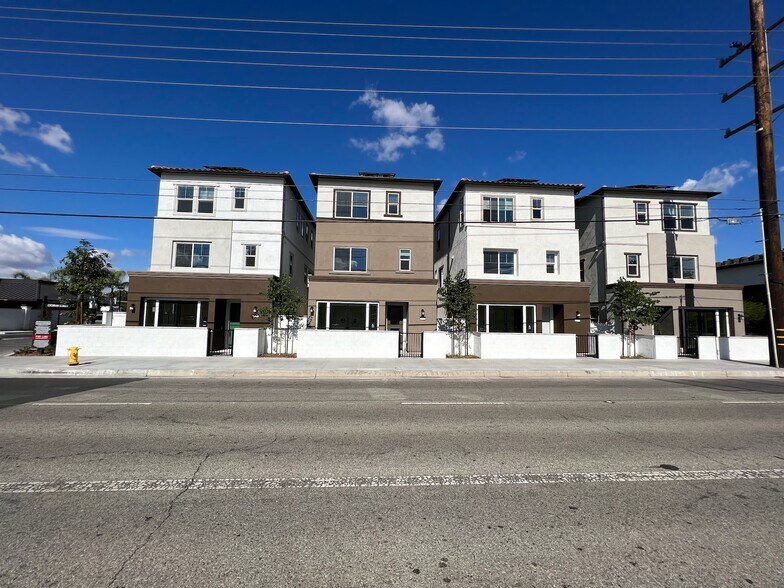 Primary Photo Of 3005 Cochran St, Simi Valley Specialty For Lease