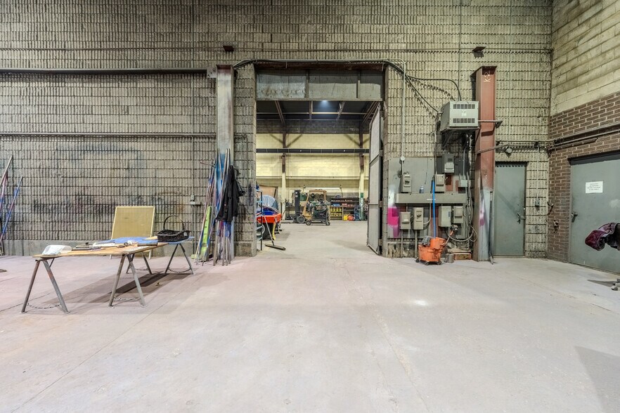 More Photos Of 9 Hawk St, Nanticoke Industrial For Sale