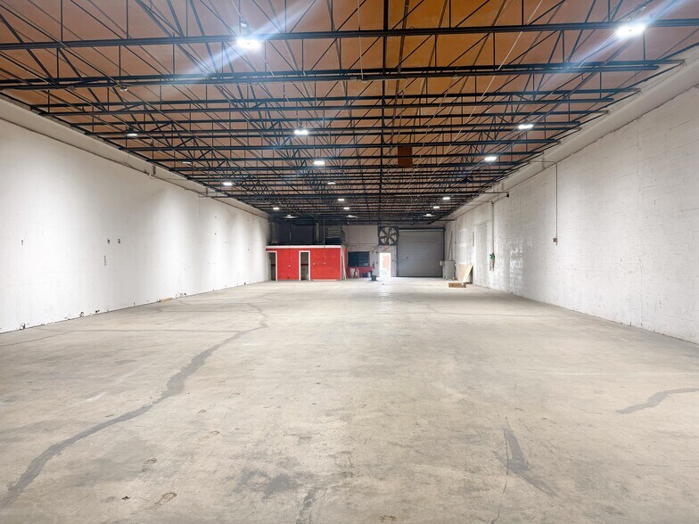 Primary Photo Of 2185 E 10th Ave, Hialeah Warehouse For Lease
