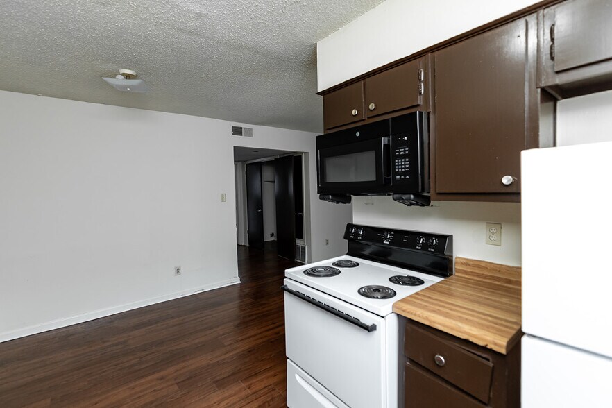 More Photos Of 3417-3443 Spottswood Ave, Memphis Apartments For Sale