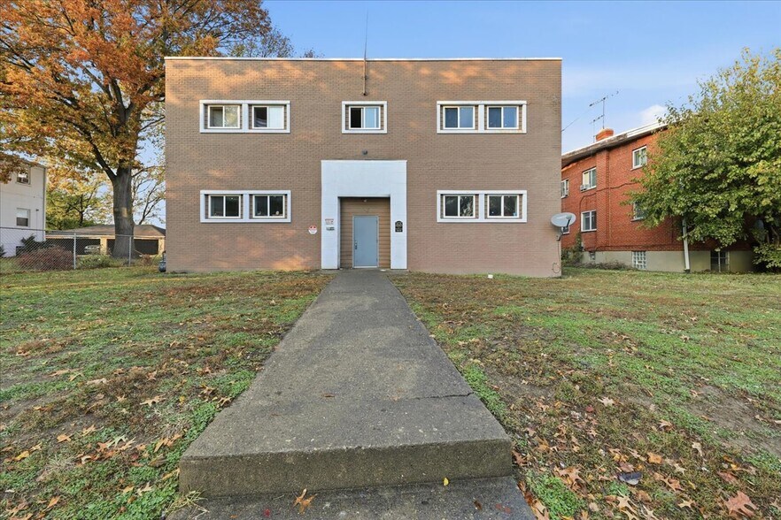 Primary Photo Of 1636 Summit Rd, Cincinnati Apartments For Sale