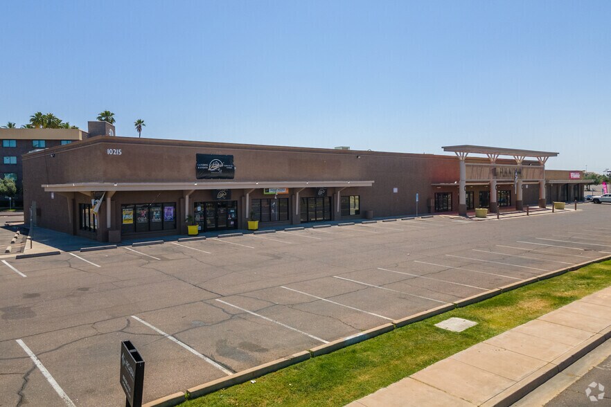 More Photos Of 10215 N 28th Dr, Phoenix General Retail For Lease