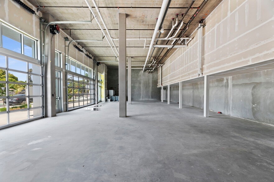 More Photos Of 160 S Ventura Ave, Ventura Apartments For Lease