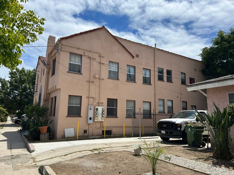 More Photos Of 1506 W 36th St, Los Angeles Apartments For Sale