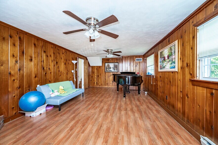 More Photos Of 7740 Cherokee Rd, Richmond Religious Facility For Sale