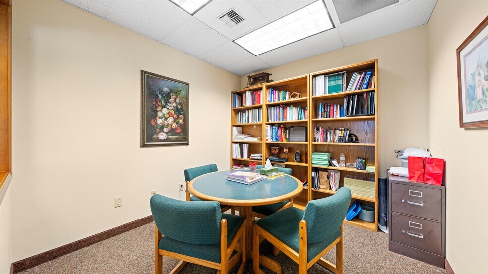 More Photos Of 3807 W Court St, Pasco Office For Sale