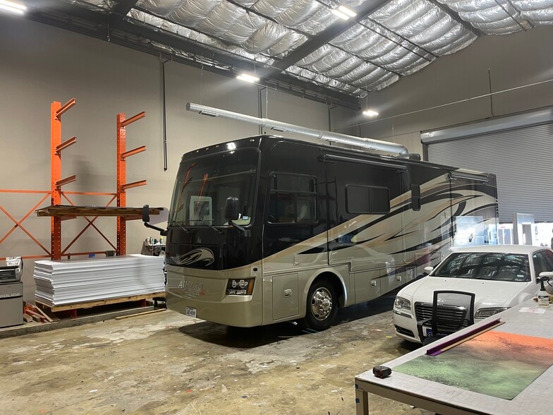 More Photos Of 2100 Mannix Dr, San Antonio Manufacturing For Sale
