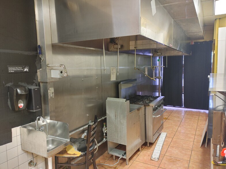 More Photos Of 10250-10352 W Sample Rd, Coral Springs Storefront Retail Office For Sale
