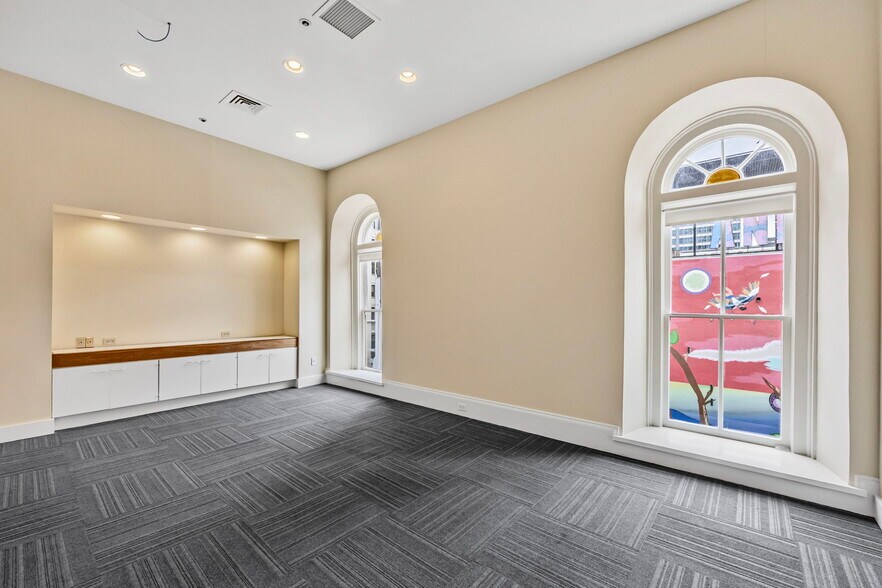 More Photos Of 620 Congress Ave, Austin Office For Lease