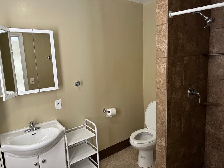 More Photos Of 313 Sheridan St, Plentywood Apartments For Sale