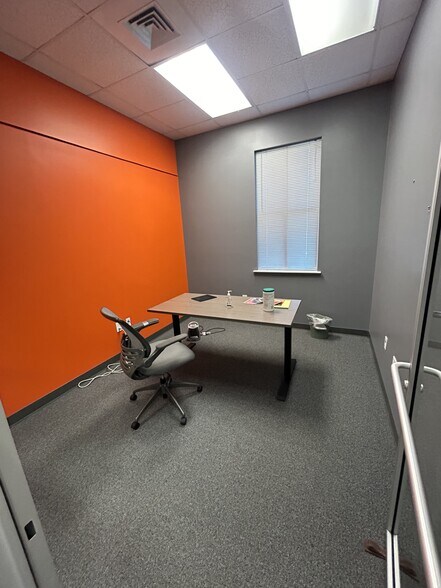 More Photos Of 550 Long Point Rd, Mount Pleasant Medical For Lease