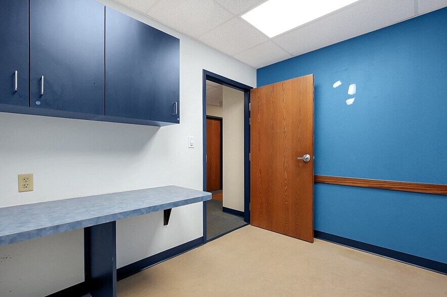 More Photos Of 6503 E Broad St, Columbus Medical For Sale