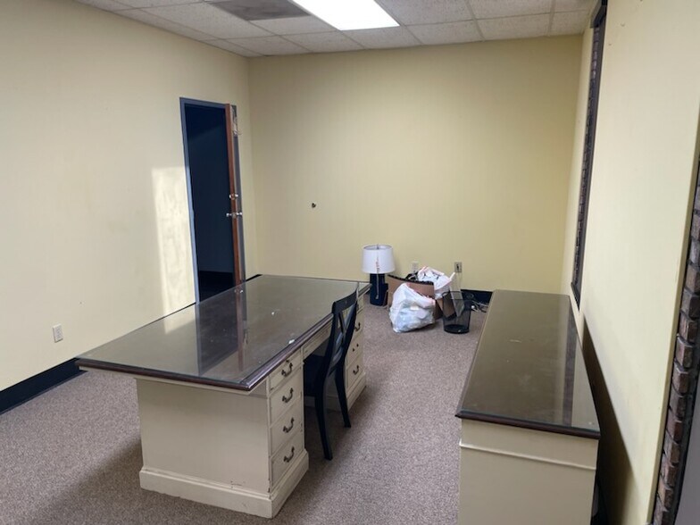 More Photos Of 876-878 Hillcrest Rd, Mobile Industrial For Sale