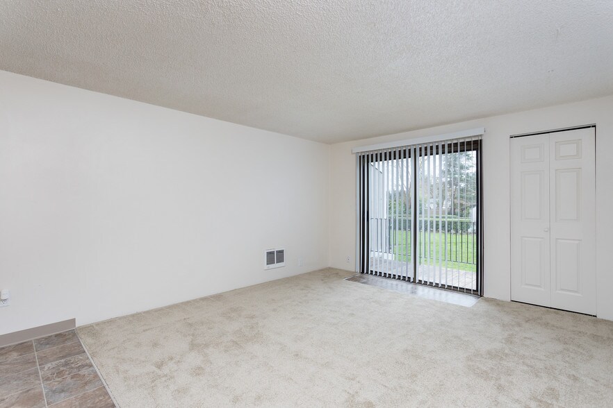 More Photos Of 10650 SW 121st Ave, Tigard Apartments For Sale