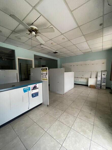 More Photos Of 375 NE 54th St, Miami Storefront For Lease