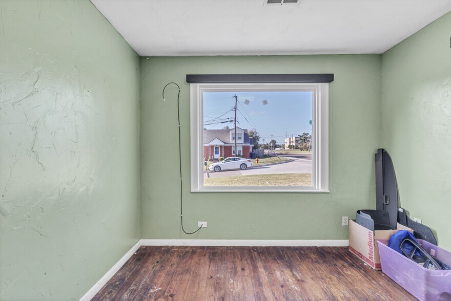More Photos Of 3700 Trellis Ct, Oklahoma City Office Residential For Sale