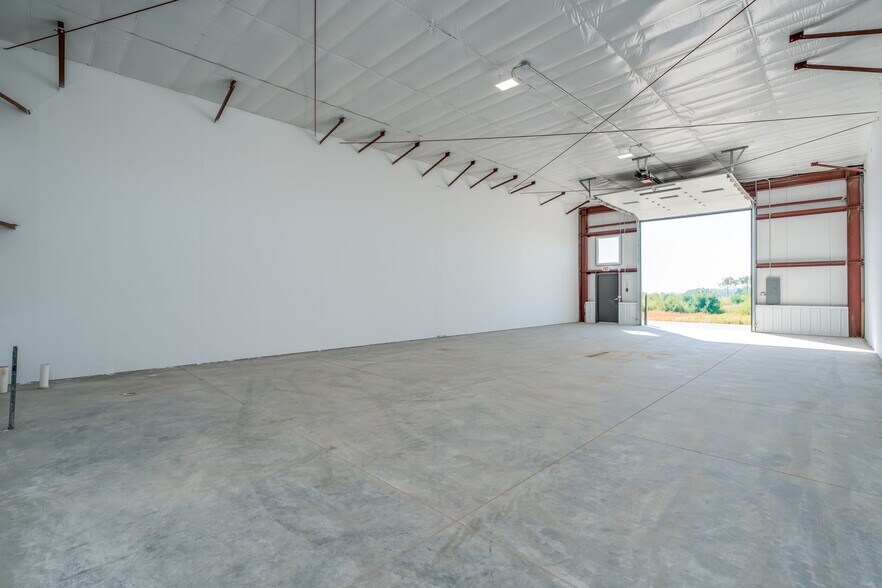 More Photos Of 3020 Evergreen Trl, Mankato Warehouse For Sale