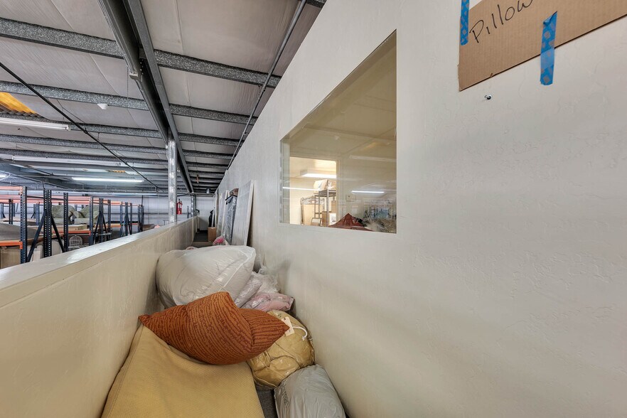 More Photos Of 5201 6th St, Carpinteria Manufacturing For Lease