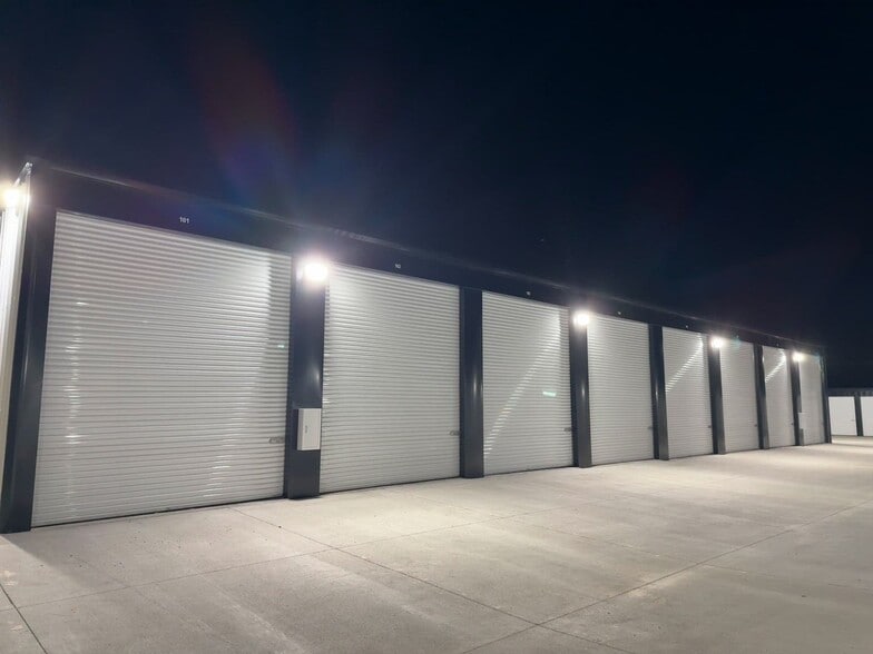 More Photos Of 1308 Adair Ct SW, Cedar Rapids Self Storage For Sale