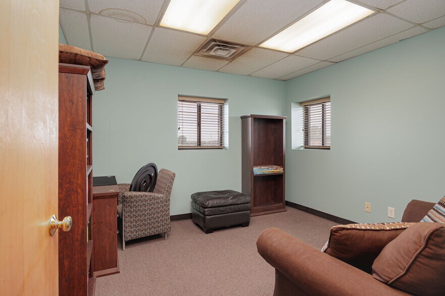 More Photos Of 801 Woodsdale Rd, Elwood Warehouse For Sale