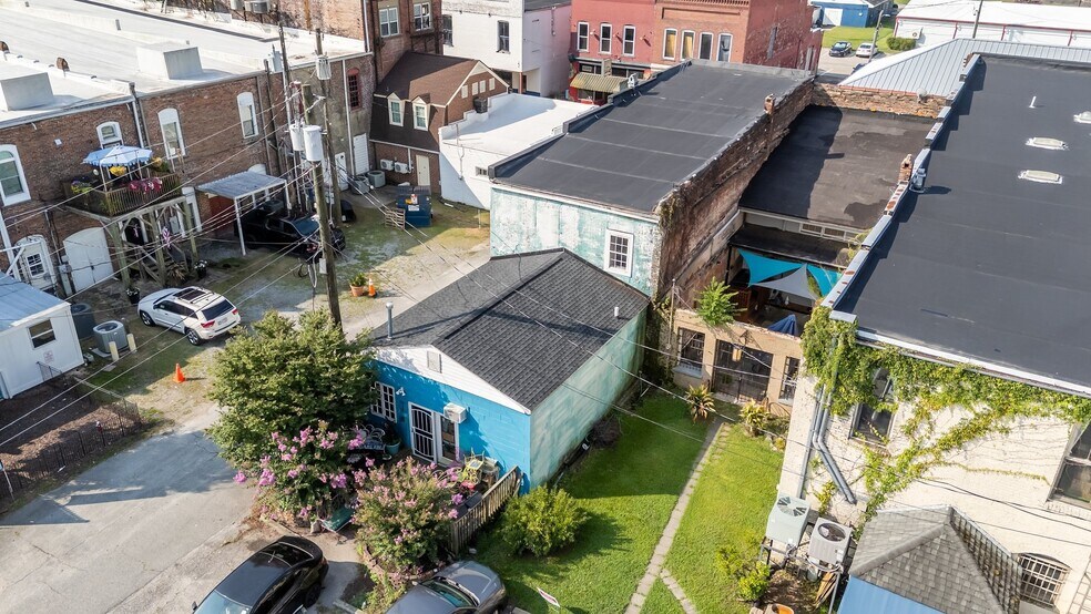 More Photos Of 106 W Anderson St, Selma Storefront Retail Residential For Sale