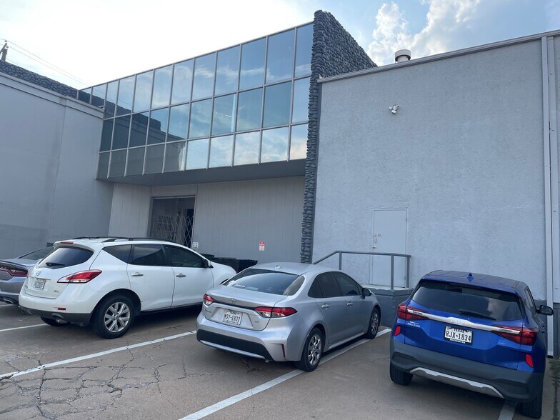 More Photos Of 2840 S Bryan Ave, Fort Worth Warehouse For Lease