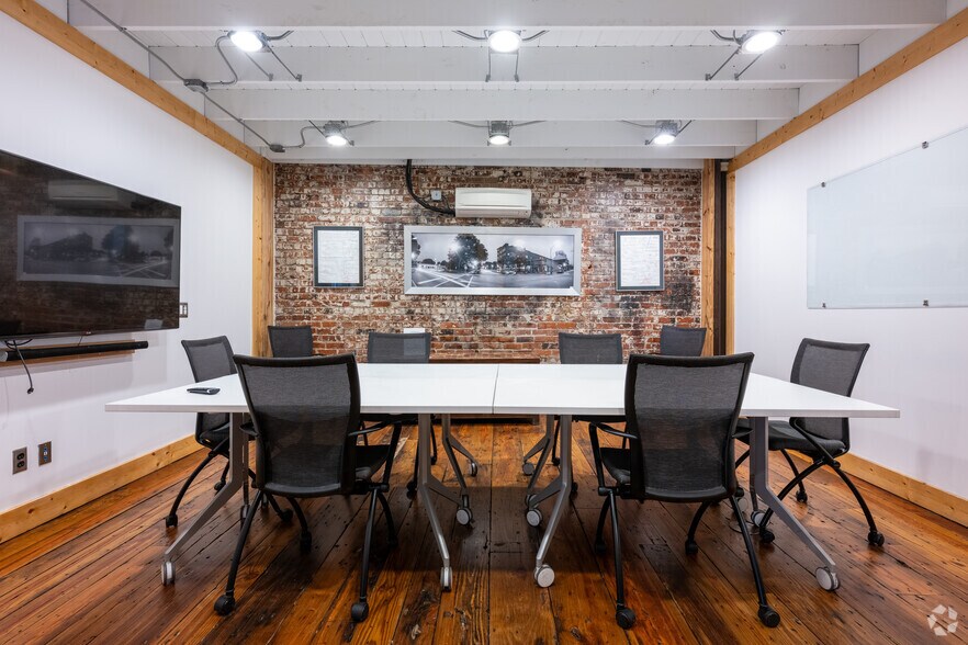More Photos Of 111 W Lewis St, Greensboro Office For Sale