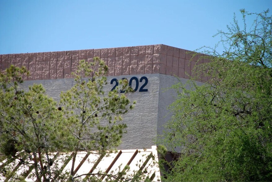 More Photos Of 2202 W Lone Cactus Dr, Phoenix Unknown For Lease