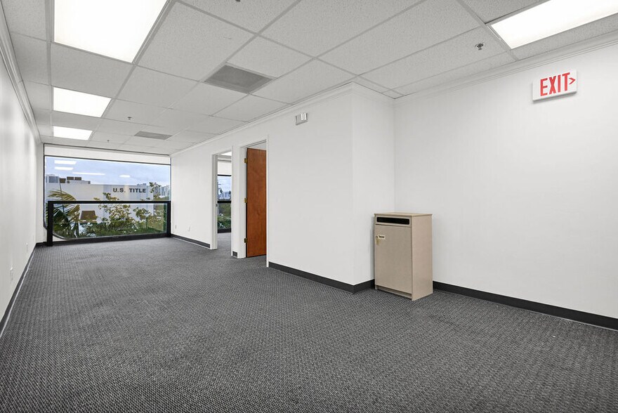 More Photos Of 2691 E Oakland Park Blvd, Fort Lauderdale Office Residential For Lease