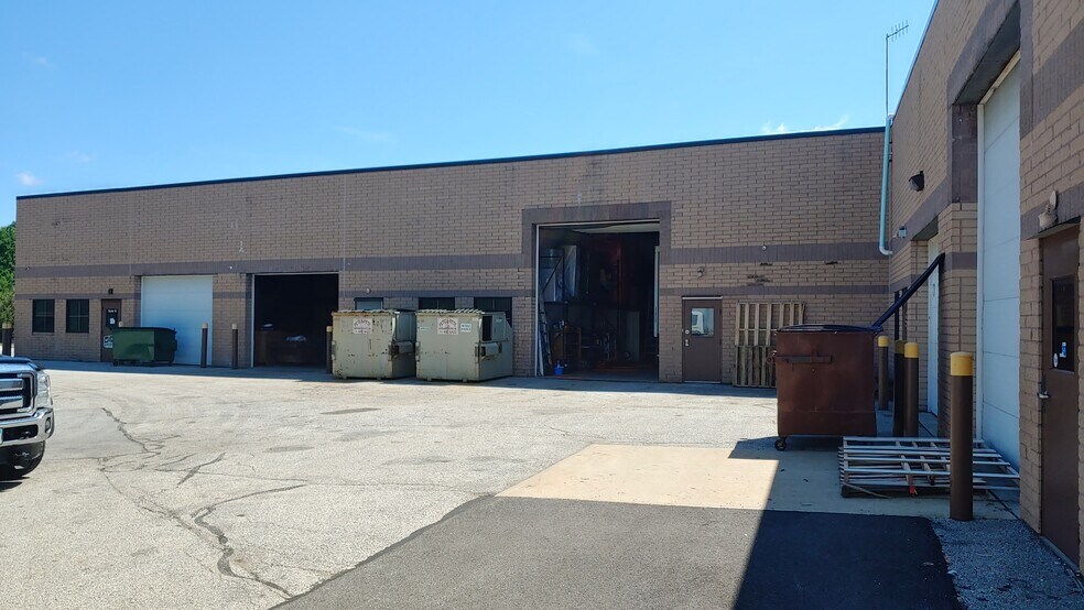 More Photos Of 35160 Topps Industrial Pky, Willoughby Flex For Lease