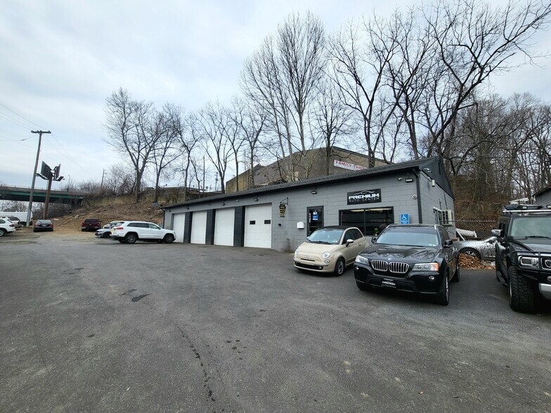 More Photos Of 615 Sumner Ave, Whitehall Auto Repair For Sale