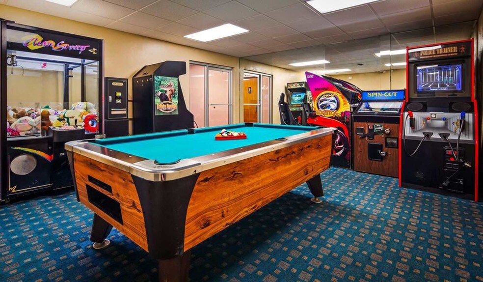 More Photos Of 3215 W 76 Country Blvd, Branson Hotel For Sale