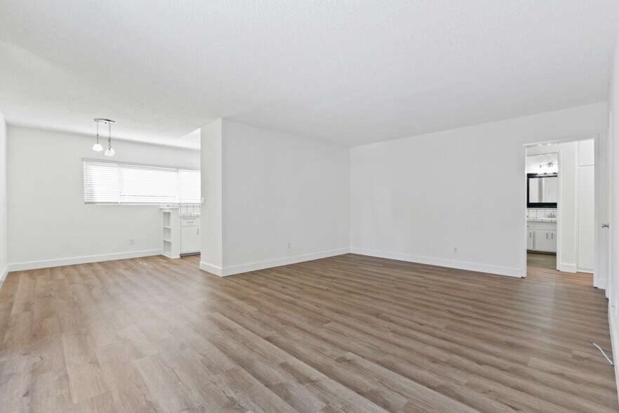 More Photos Of 3625 Mentone Ave, Los Angeles Apartments For Sale