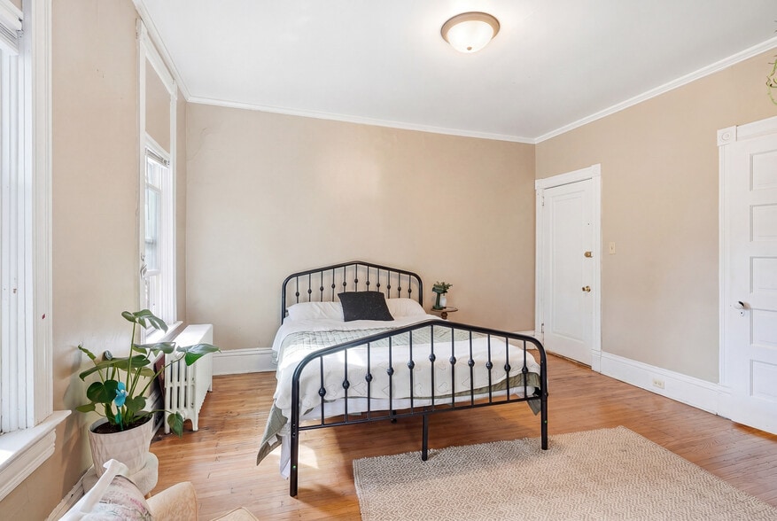 More Photos Of 940 3rd St E, Saint Paul Apartments For Sale