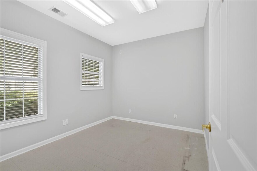 More Photos Of 707 Whitlock Ave SW, Marietta Medical For Sale