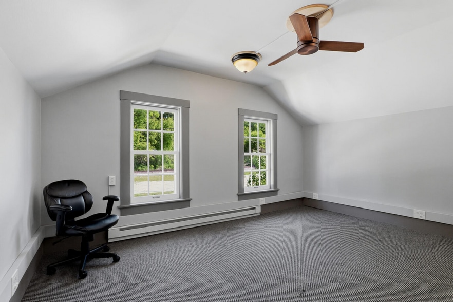 More Photos Of 517 Monroe St, Sheboygan Falls Office For Sale
