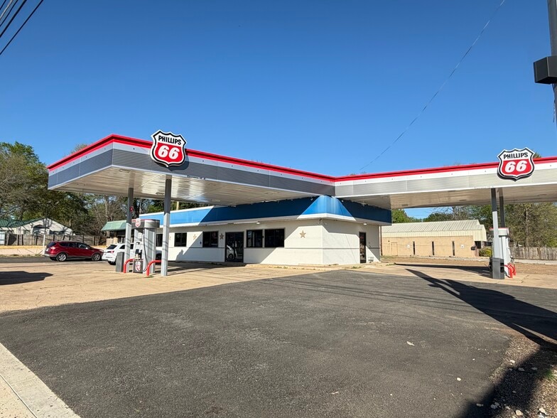 Primary Photo Of 1708 S Mobberly Ave, Longview Service Station For Sale