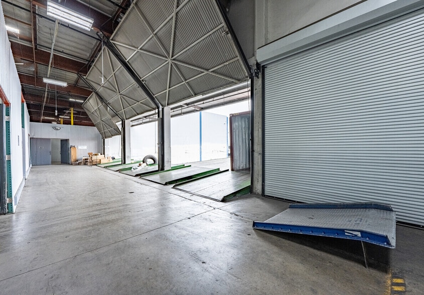 More Photos Of 5625 E Firestone Blvd, South Gate Warehouse For Lease