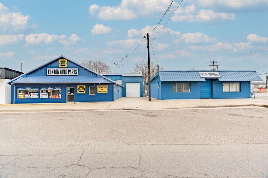 Primary Photo Of 204 N Main St, Elkton Freestanding For Sale