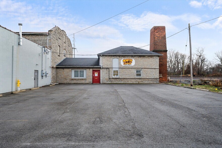 More Photos Of 1728 Sadler St, Sandusky Warehouse For Sale