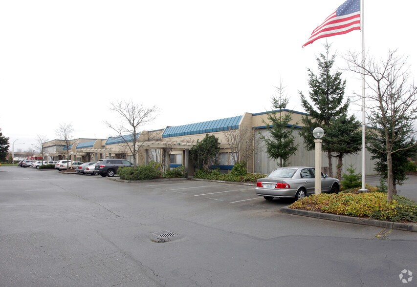 More Photos Of 360-378 Upland Dr, Tukwila Warehouse For Sale