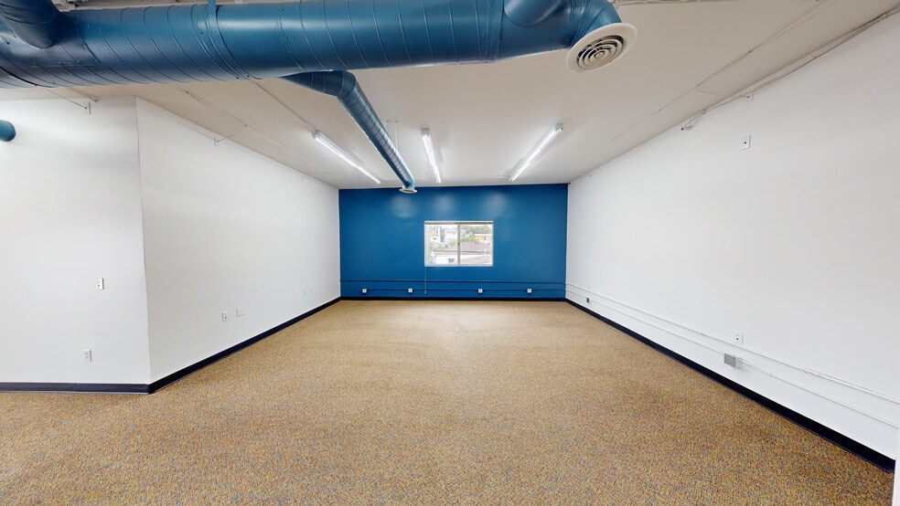 More Photos Of 1940 Garnet Ave, San Diego Medical For Sale