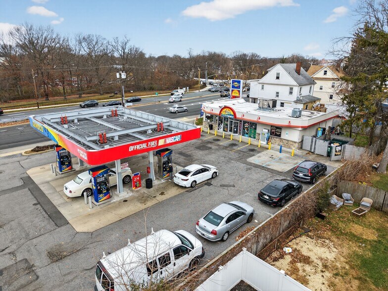 More Photos Of 655 Peninsula Blvd, Hempstead General Retail For Sale