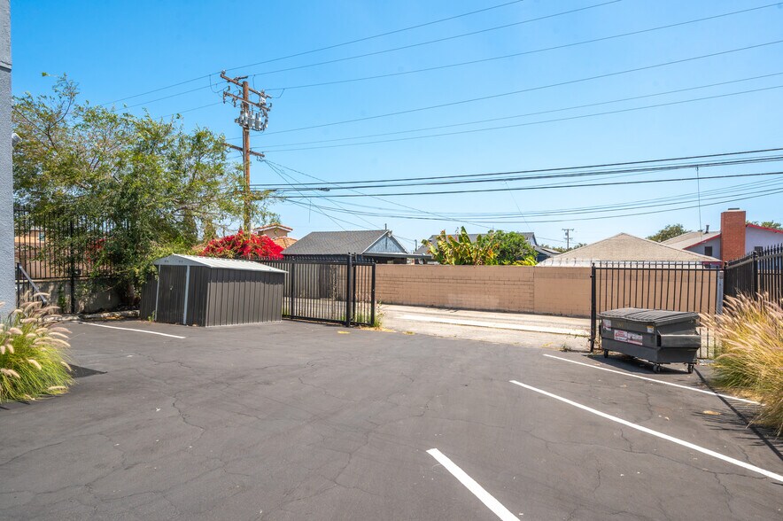 More Photos Of 2517 W Beverly Blvd, Montebello Storefront Retail Residential For Sale