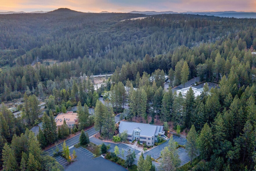More Photos Of 350 Crown Point Cir, Grass Valley Office For Lease