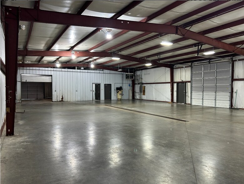 More Photos Of 133 Chester Ct, Bowling Green Warehouse For Lease