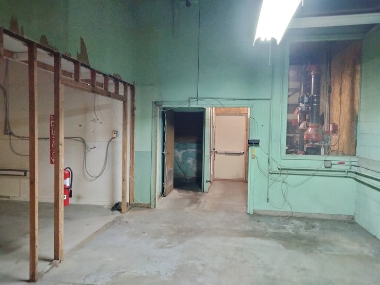 More Photos Of 200 N Washington St, Boyertown Manufacturing For Sale