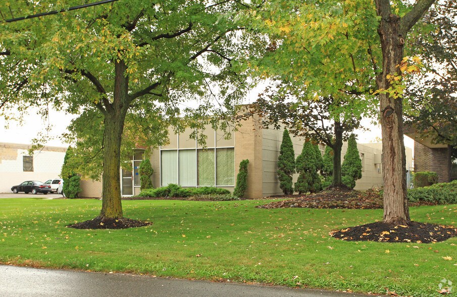 Primary Photo Of 7600 Exchange St, Valley View Manufacturing For Lease