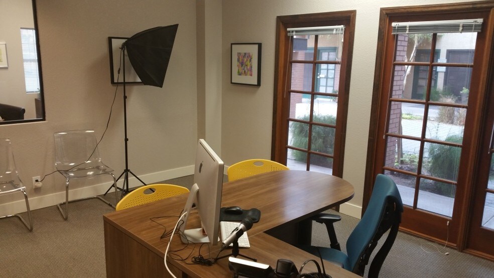 More Photos Of 2345 S Alma School Rd, Mesa Office For Lease